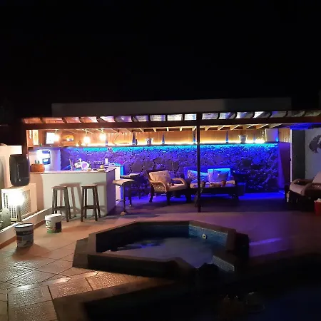 Extremely Private Villa, Heated Pool & Jacuzzi, Pool Wet Bar, Great Views. וילה פלאיה בלנקה