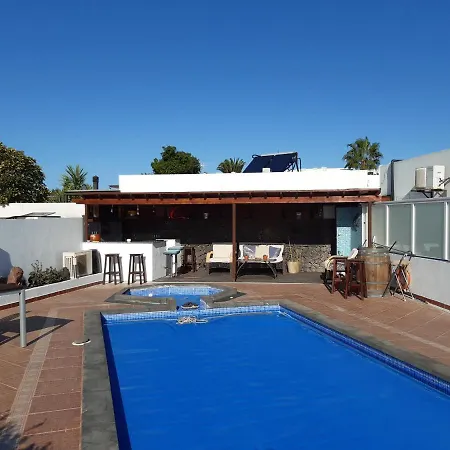 Willa Extremely Private Villa, Heated Pool & Jacuzzi, Pool Wet Bar, Great Views.