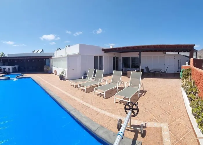 וילה Extremely Private Villa, Heated Pool & Jacuzzi, Pool Wet Bar, Great Views. פלאיה בלנקה