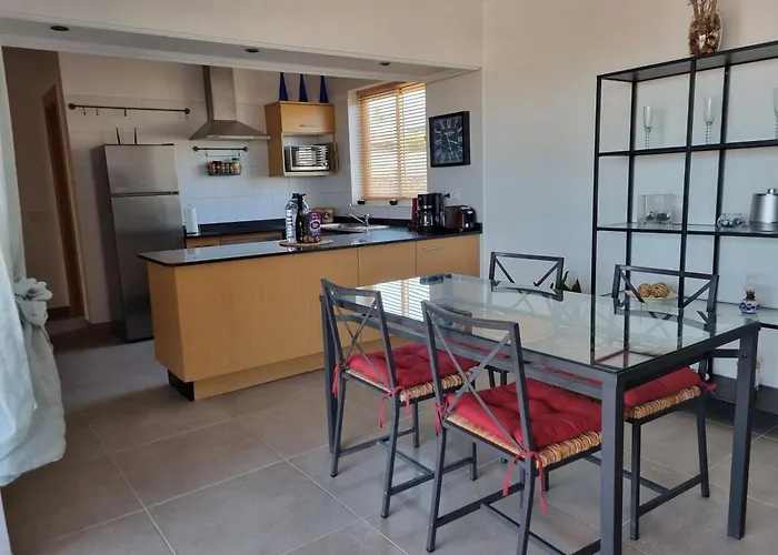 Extremely Private Villa, Heated Pool & Jacuzzi, Pool Wet Bar, Great Views. וילה